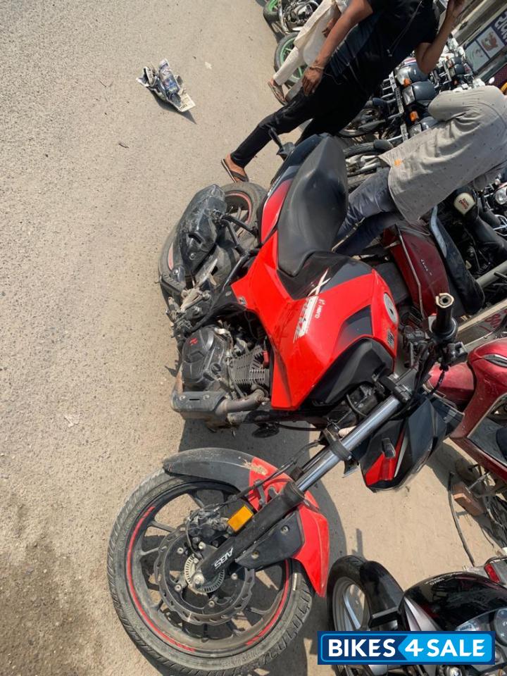 Red Black Hero Xtreme 160R