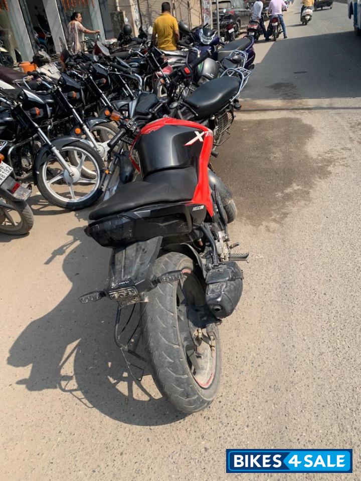 Red Black Hero Xtreme 160R