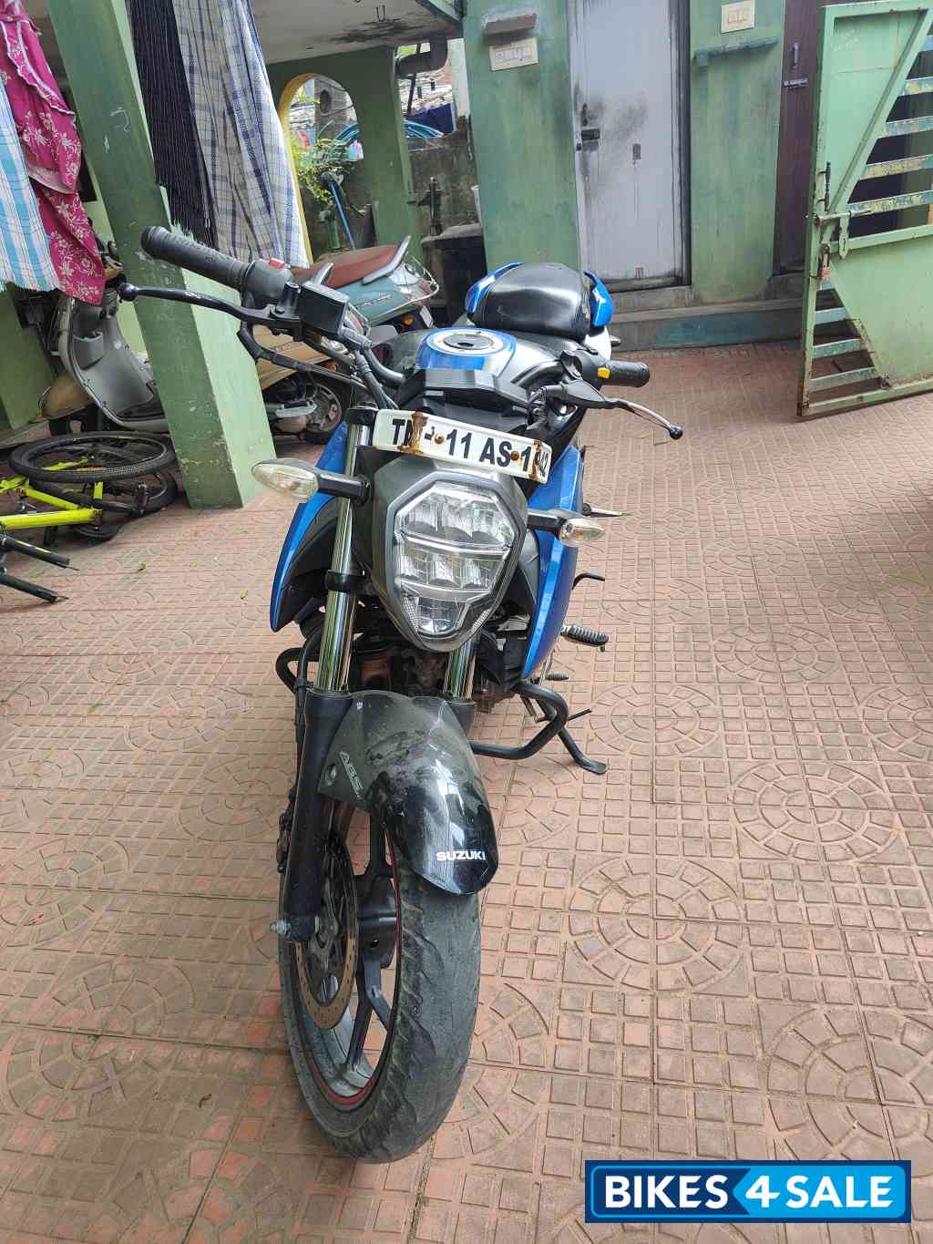 Blue Suzuki Gixxer BS6