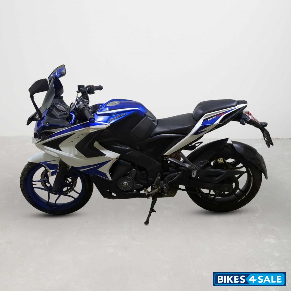 Bajaj Pulsar RS 200