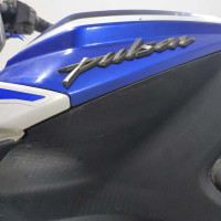 Bajaj Pulsar RS 200