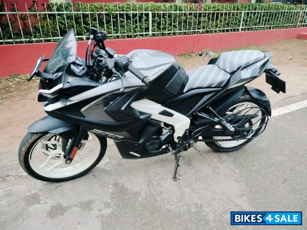 Bajaj Pulsar RS 200 BS6