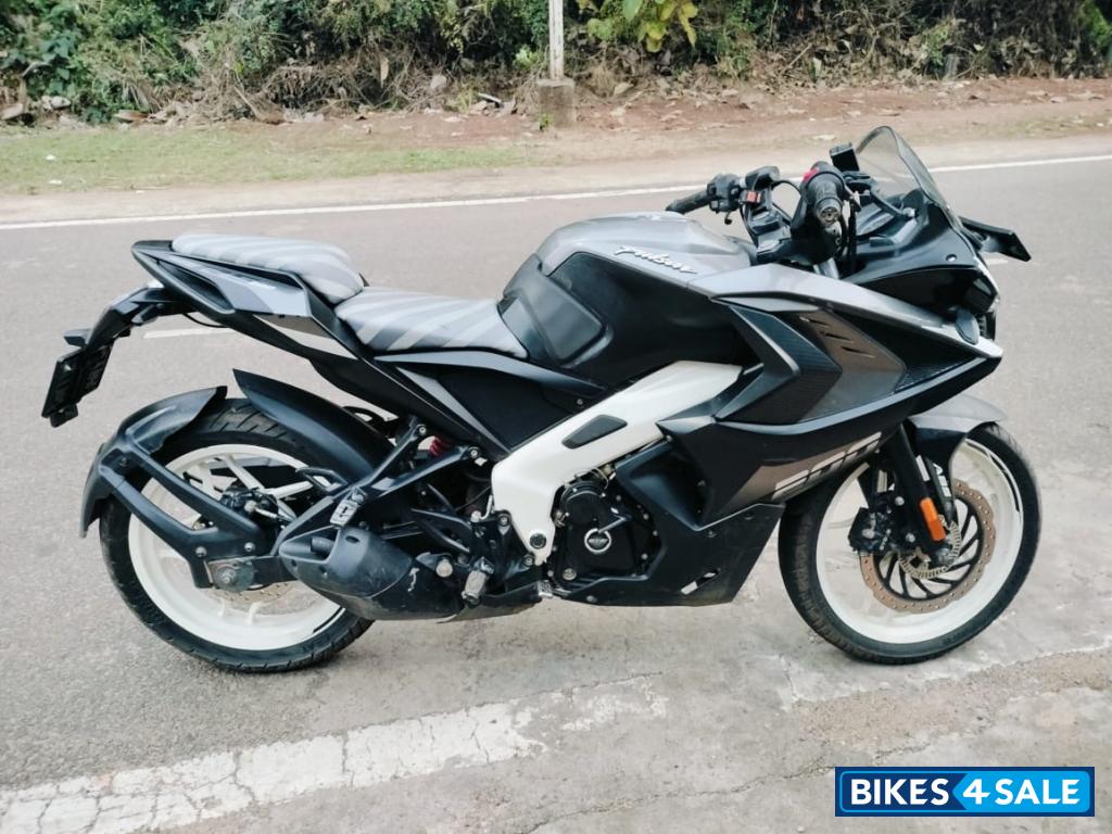 Bajaj Pulsar RS 200 BS6