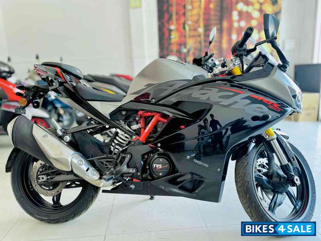 Black TVS Apache RR 310