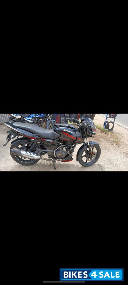 Red Bajaj Pulsar 150