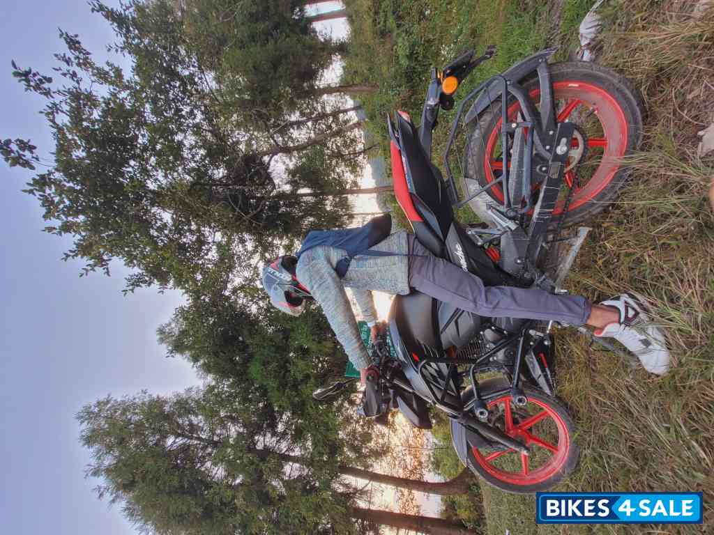 Matte Black TVS Apache RTR 160 4V Special Edition