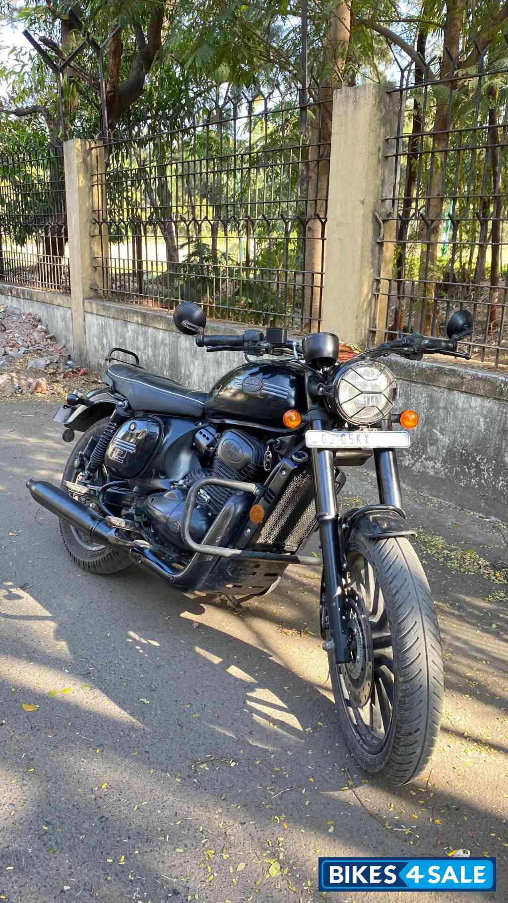 Jawa 42 Dual Channel ABS AllStar Black