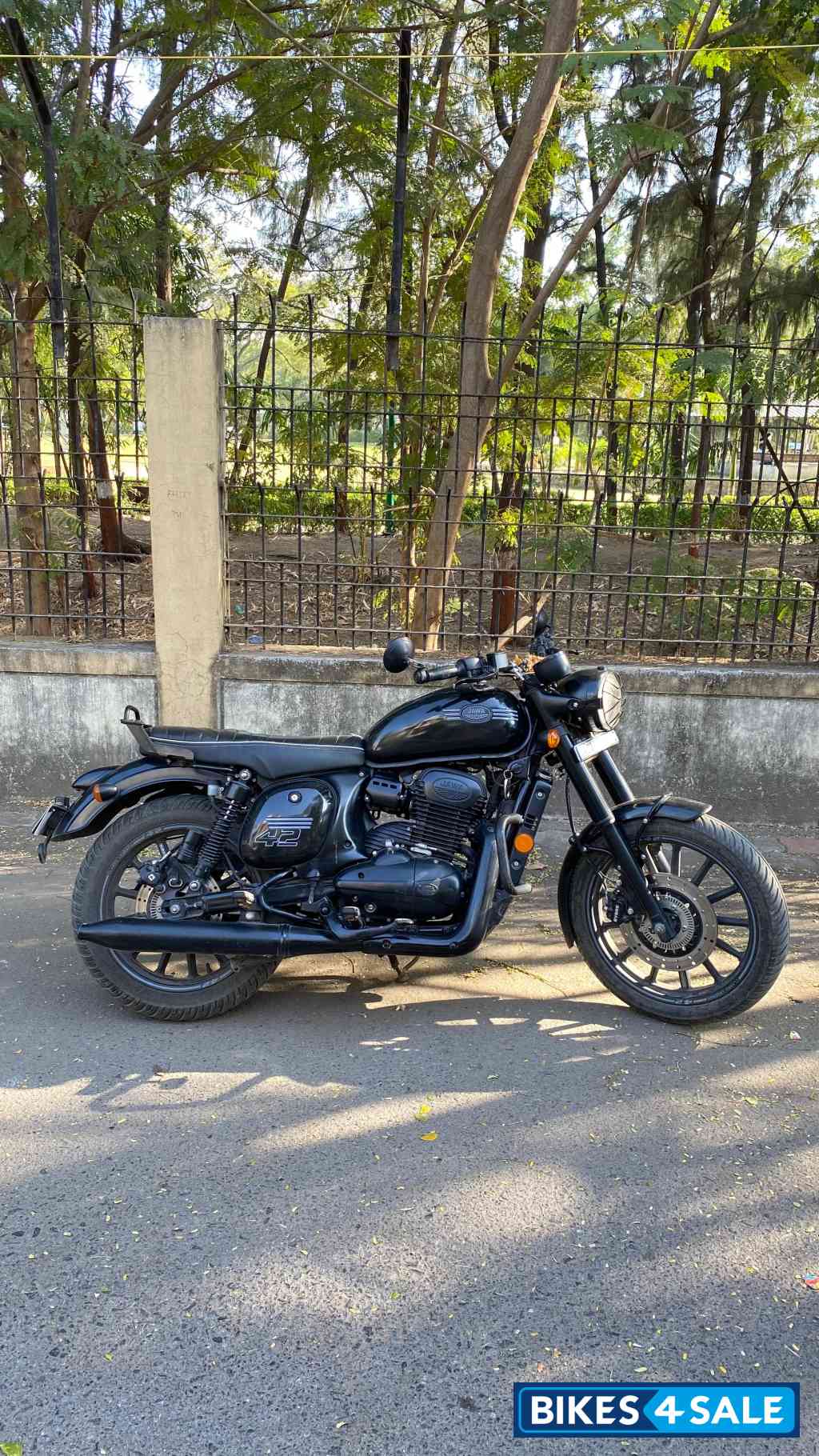 Jawa 42 Dual Channel ABS AllStar Black Jawa 42 Dual Channel ABS AllStar Black