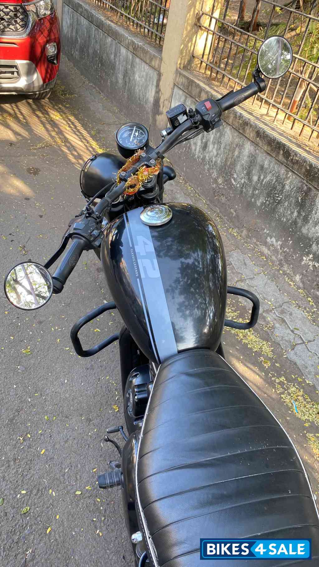 Jawa 42 Dual Channel ABS AllStar Black Jawa 42 Dual Channel ABS AllStar Black