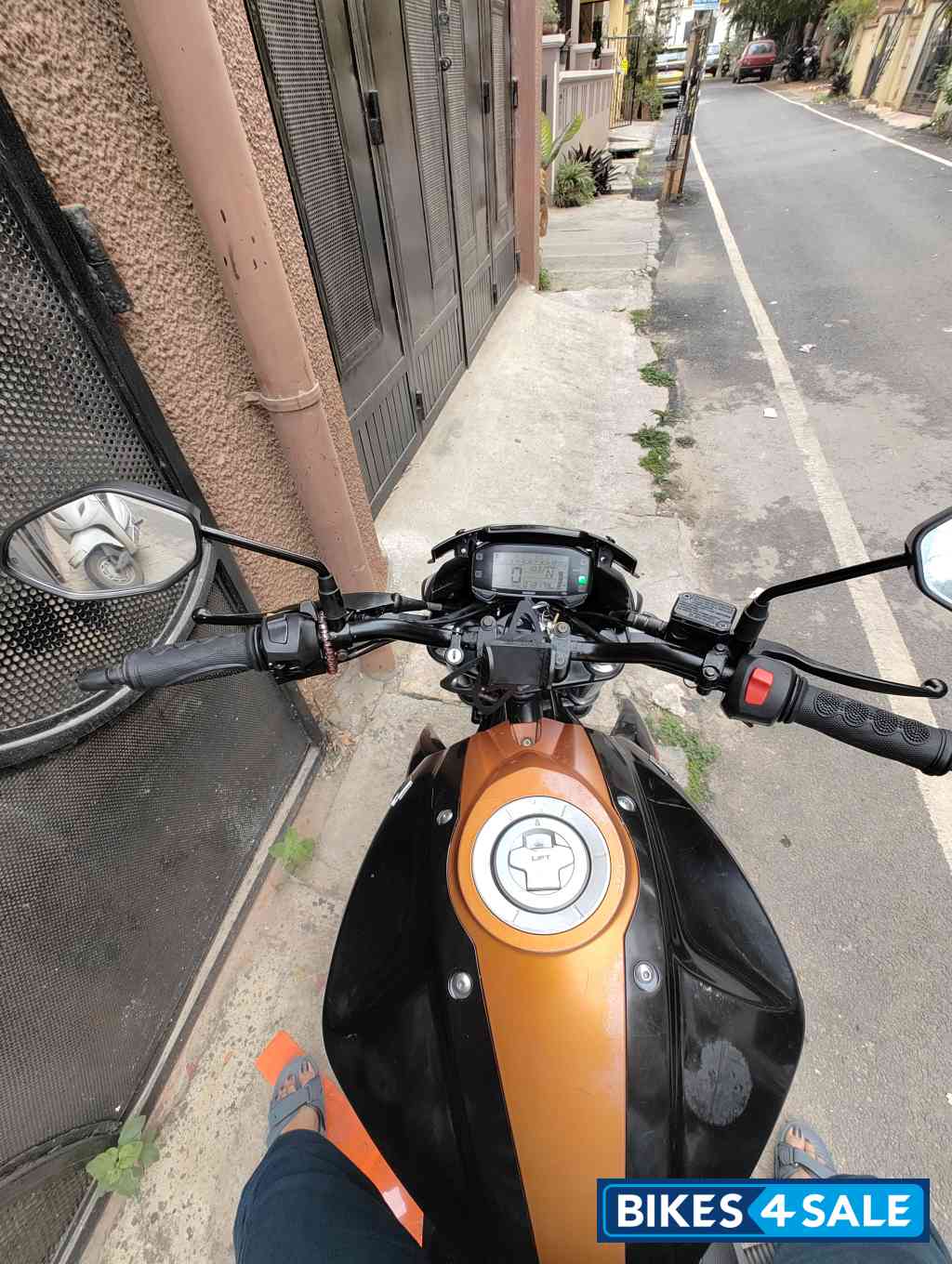 Black And Orange Suzuki Gixxer ABS Black And Orange Suzuki Gixxer ABS