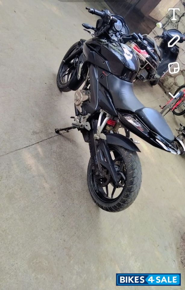 Charry Black Bajaj Pulsar NS200