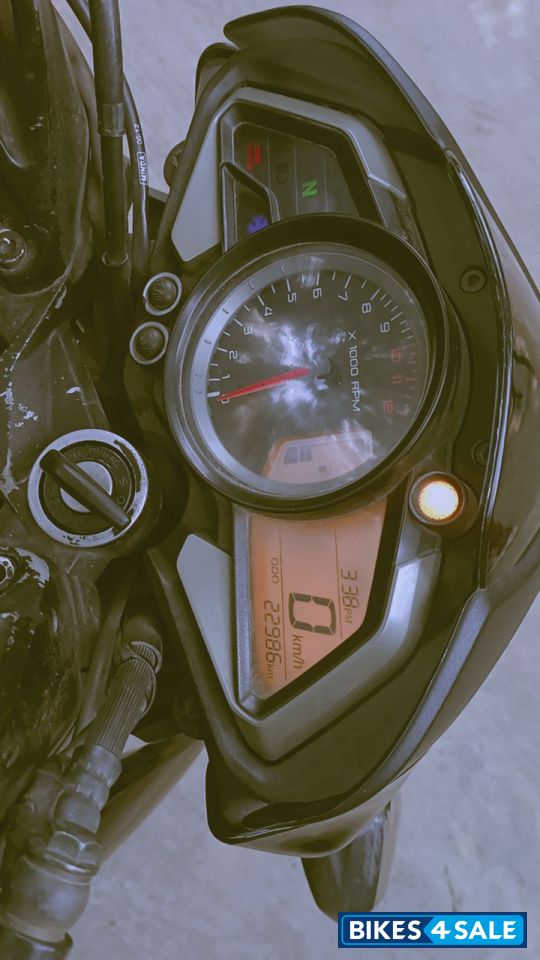 Charry Black Bajaj Pulsar NS200