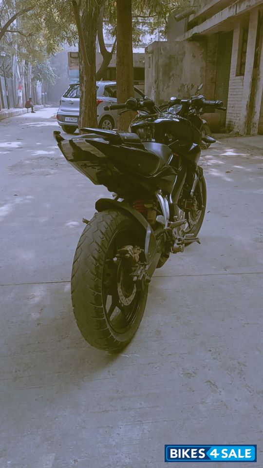 Charry Black Bajaj Pulsar NS200