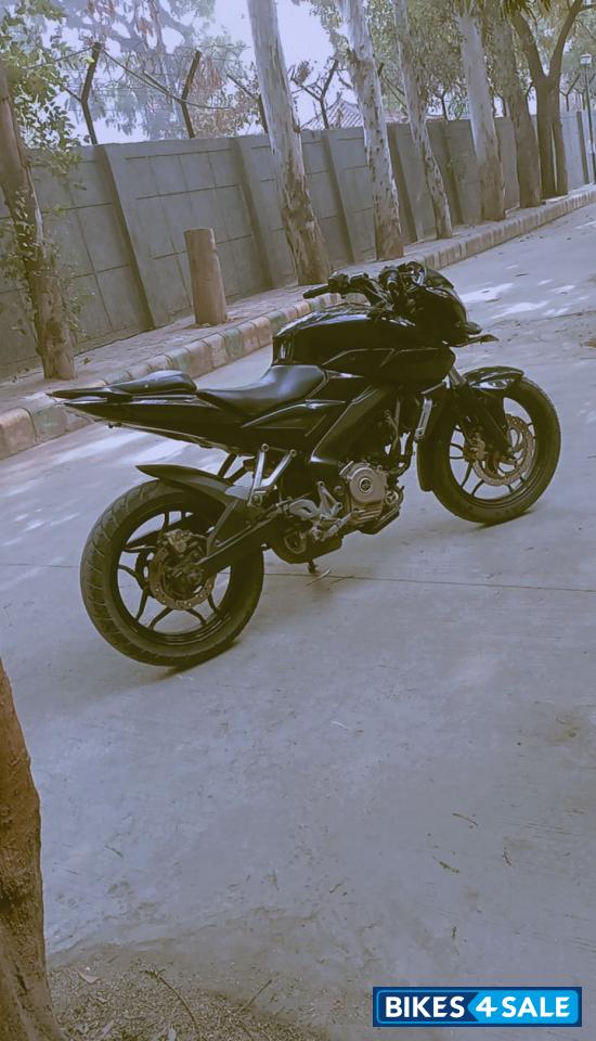Charry Black Bajaj Pulsar NS200