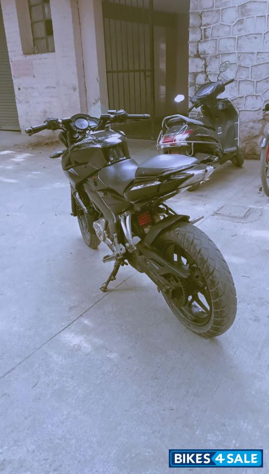 Charry Black Bajaj Pulsar NS200