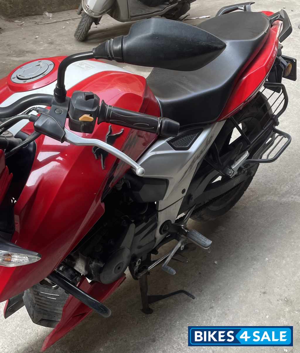 TVS Apache RTR 160 4V