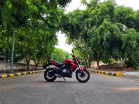 Red Benelli TNT 300