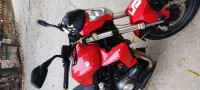 Red Benelli TNT 300