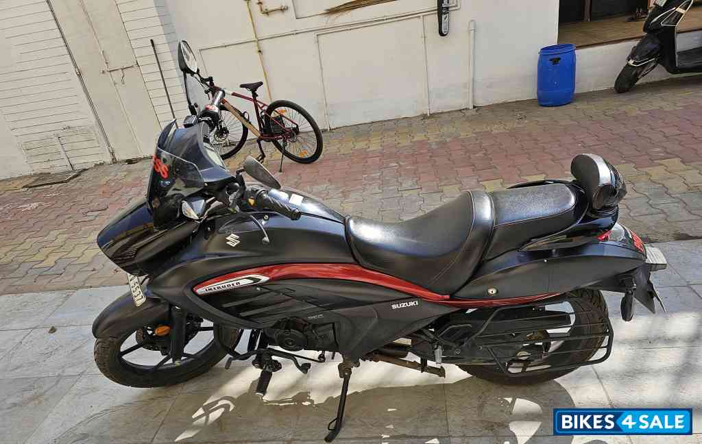 Suzuki Intruder 150 FI