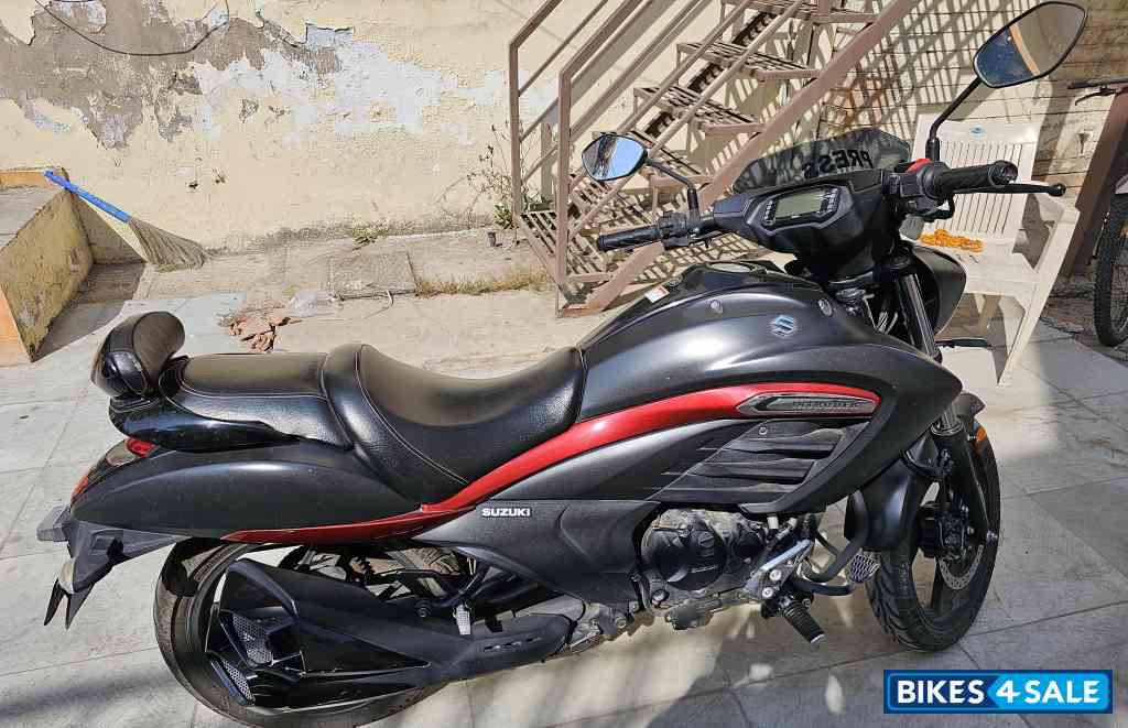 Suzuki Intruder 150 FI