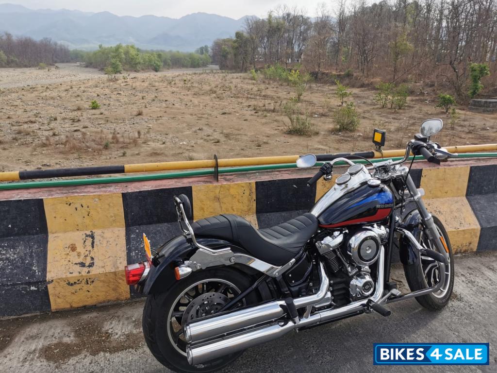 Black Harley Davidson Low Rider