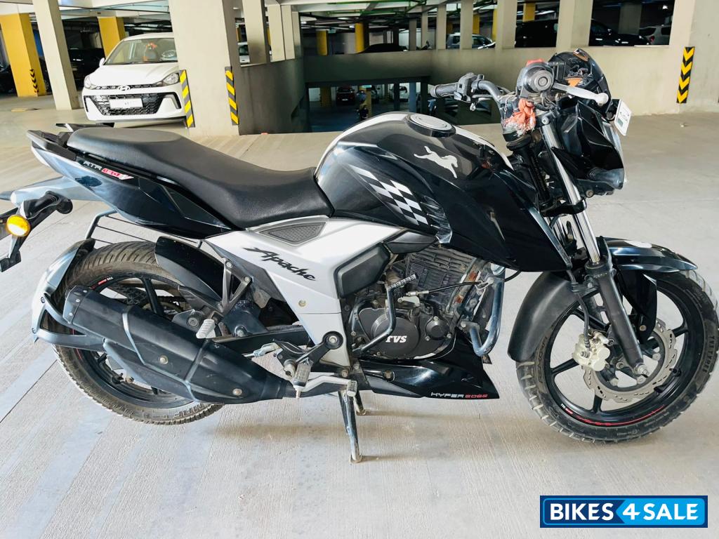 Black TVS Apache RTR 160 4V