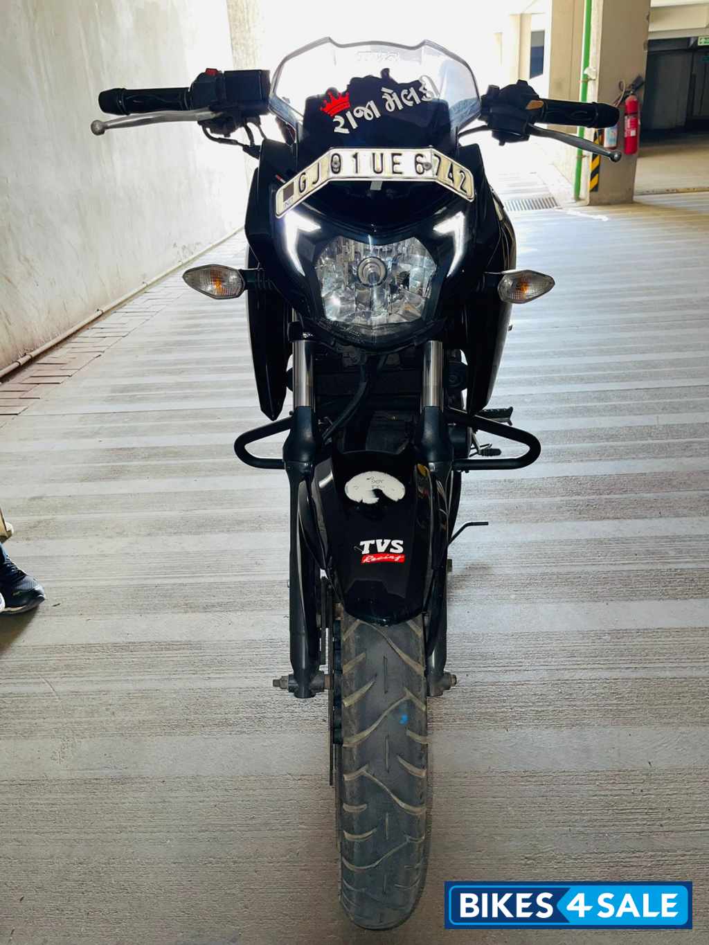 Black TVS Apache RTR 160 4V