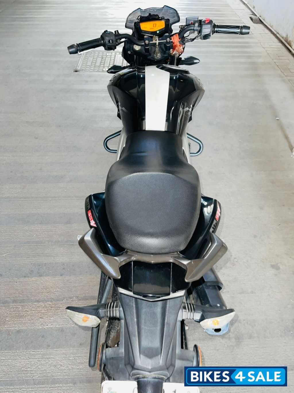 Black TVS Apache RTR 160 4V