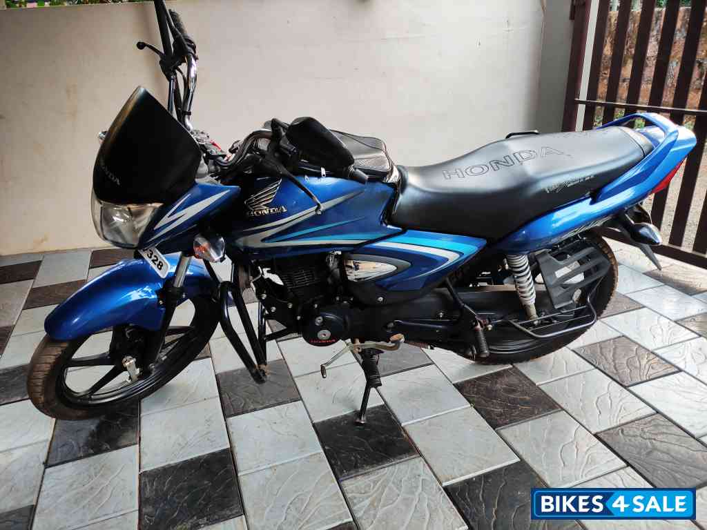 Blue Honda CB Shine