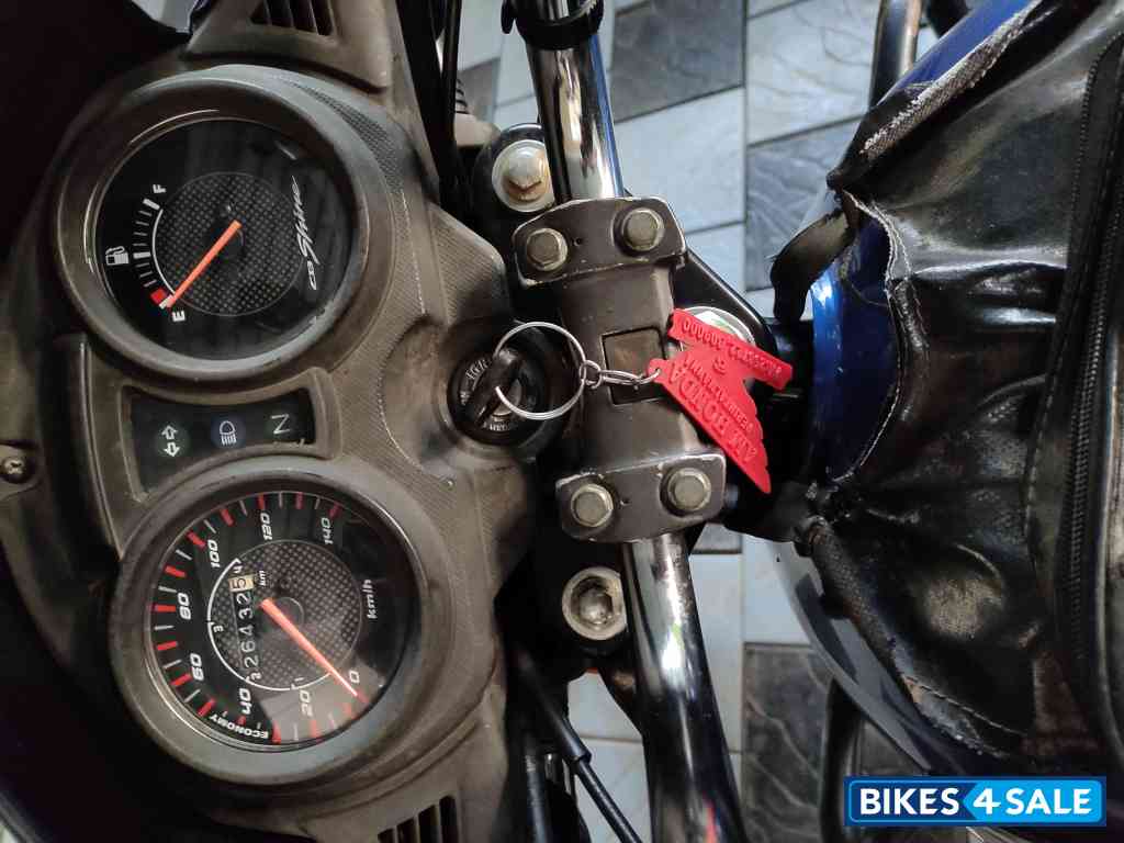 Blue Honda CB Shine Blue Honda CB Shine