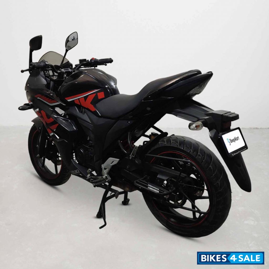 Suzuki Gixxer SF