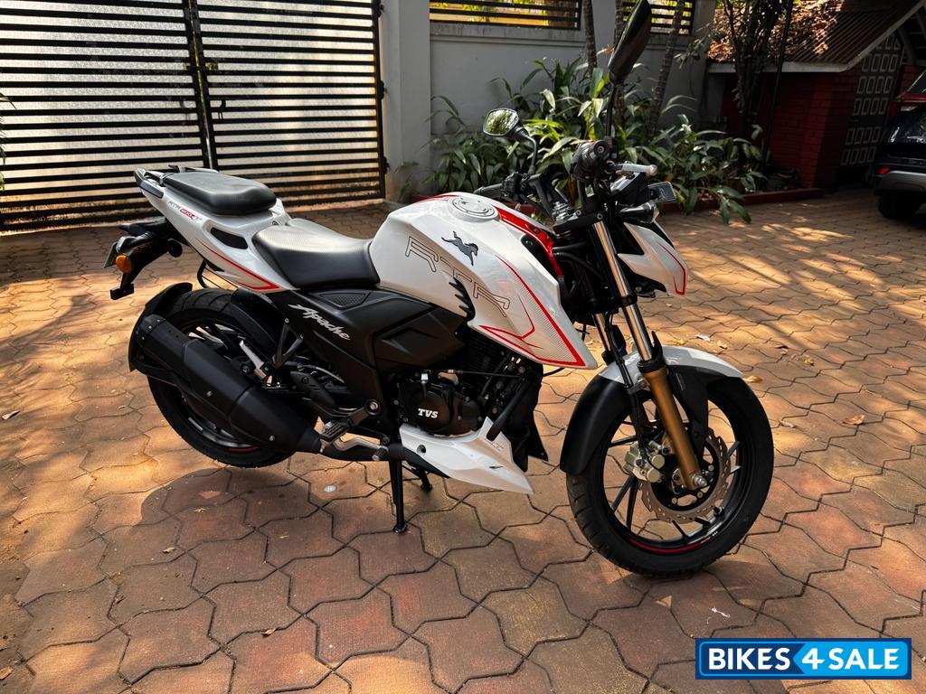 TVS Apache RTR 200 4V