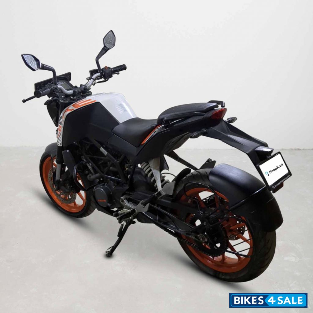 KTM Duke 125