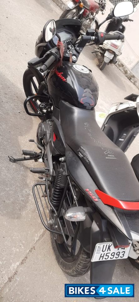 Bajaj Pulsar 150 Neon BS6