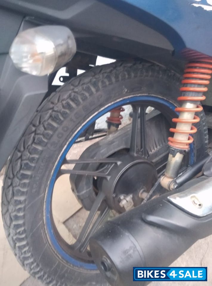 Blue Honda CB Shine SP