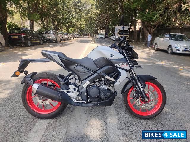 Metallic White Yamaha MT-15 BS6