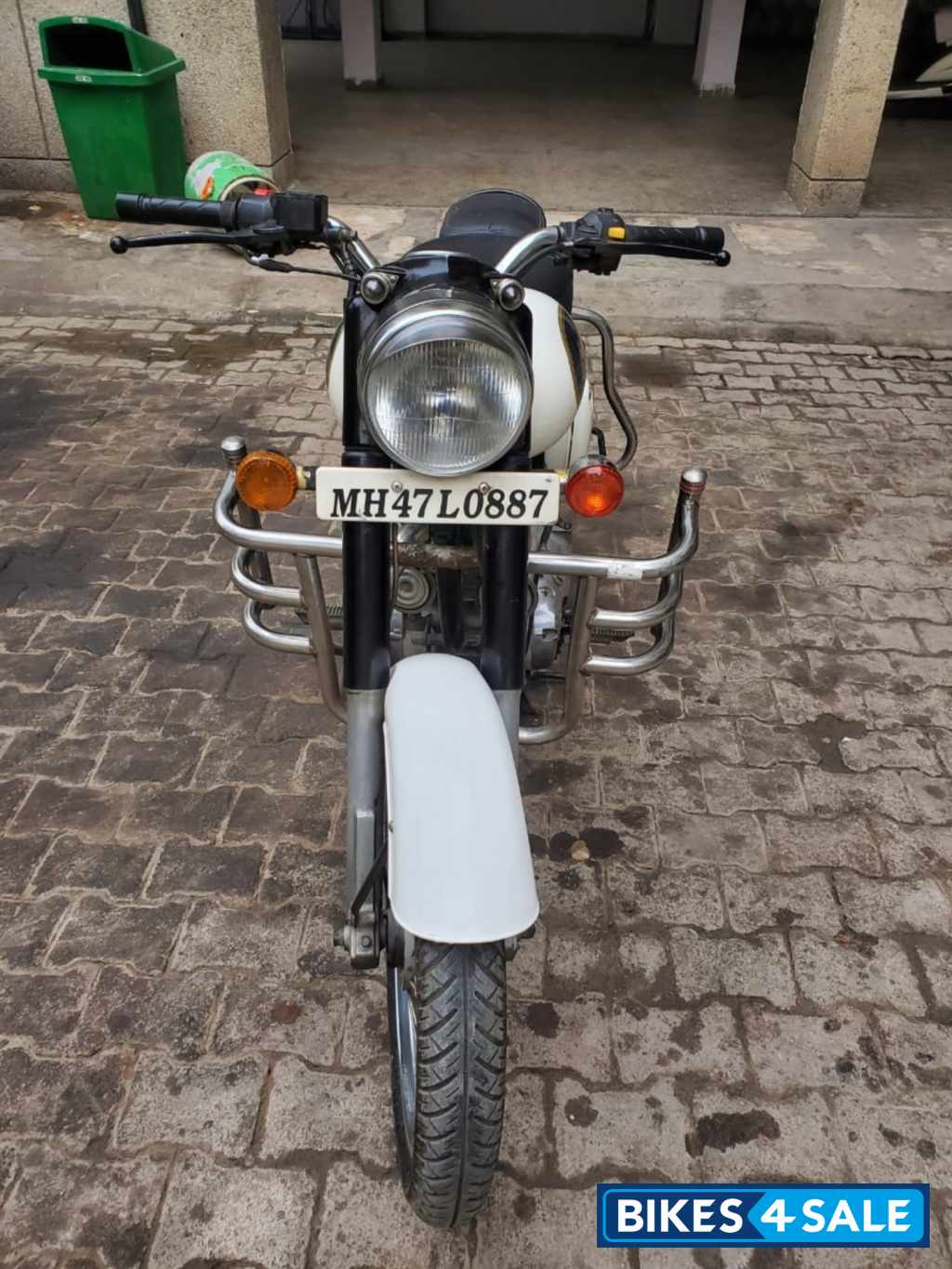 Ash (white) Royal Enfield Classic 350
