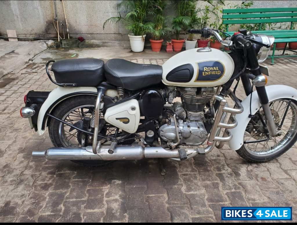 Ash (white) Royal Enfield Classic 350