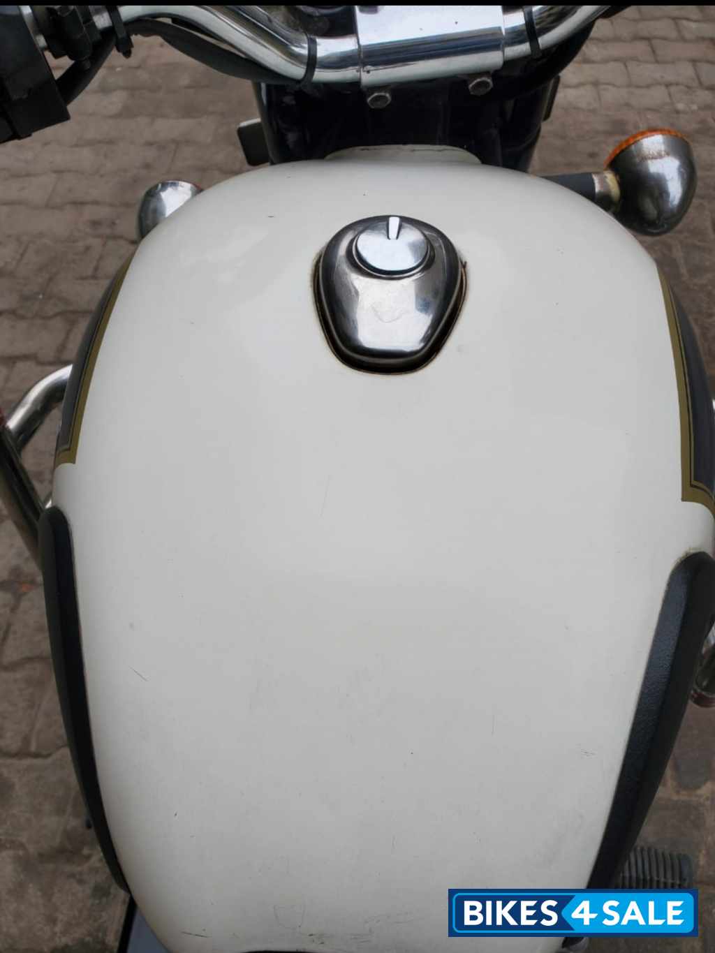 Ash (white) Royal Enfield Classic 350