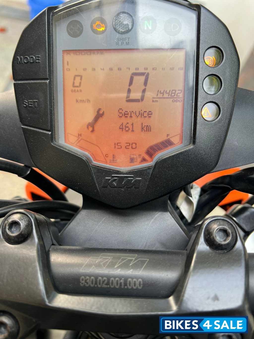 Ebony Black KTM Duke 250 2022