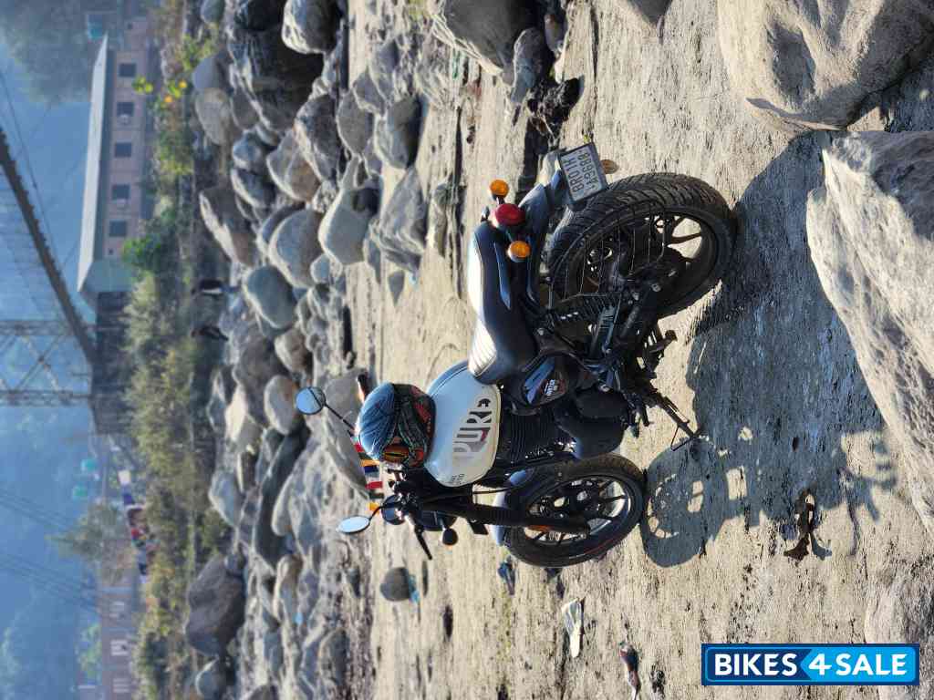 Royal Enfield Hunter 350 Metro