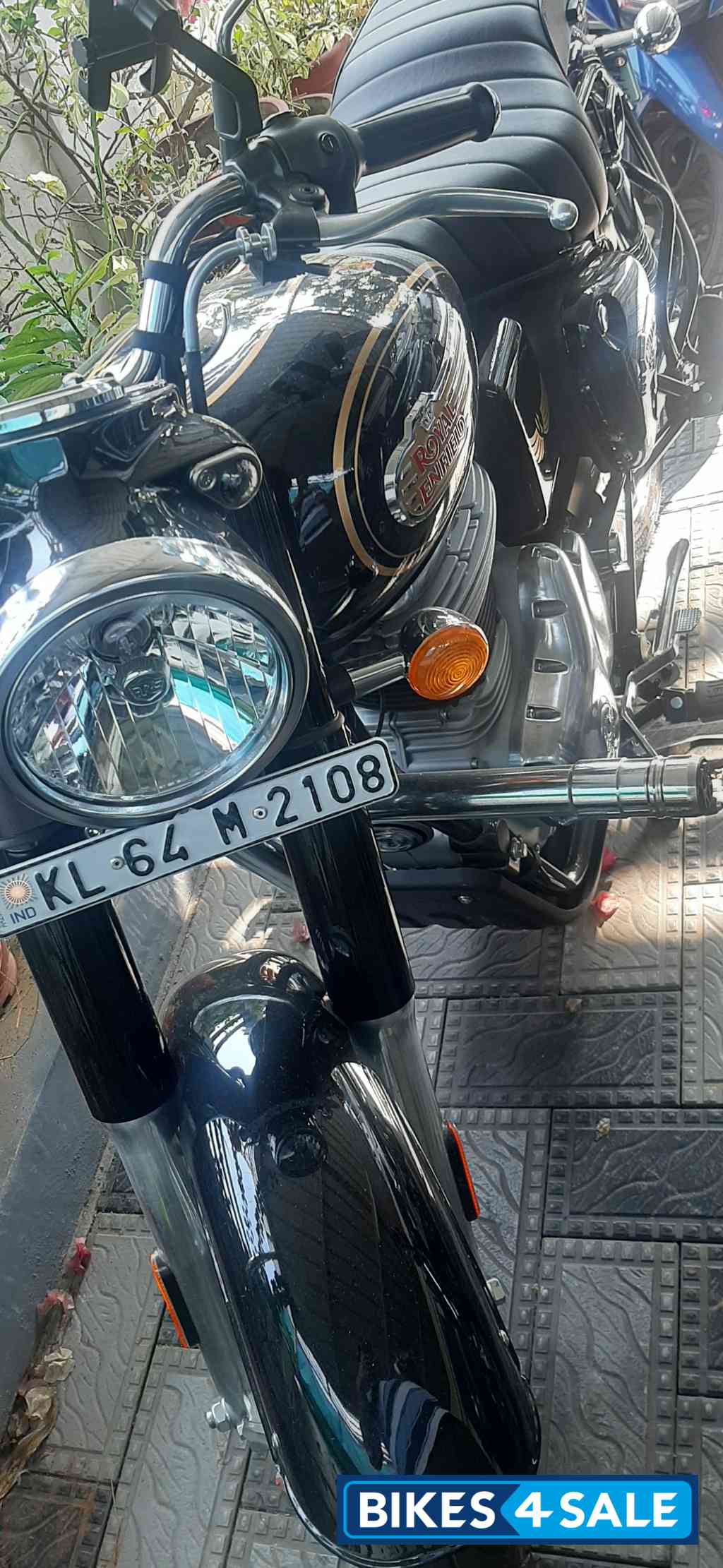 Black Royal Enfield 2023 Bullet 350