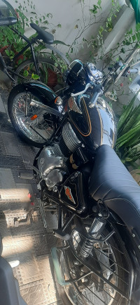 Black Royal Enfield 2023 Bullet 350