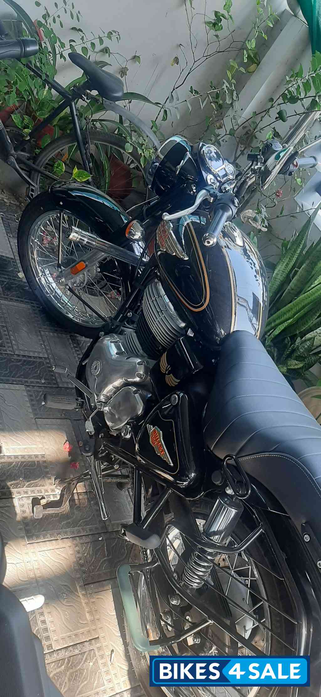Black Royal Enfield 2023 Bullet 350
