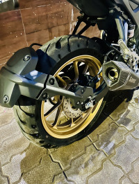 Black Yamaha R15 V4