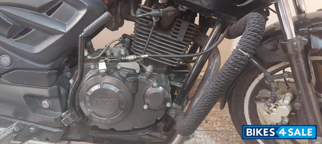 Black TVS Apache RTR 160