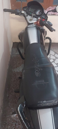 Black TVS Apache RTR 160