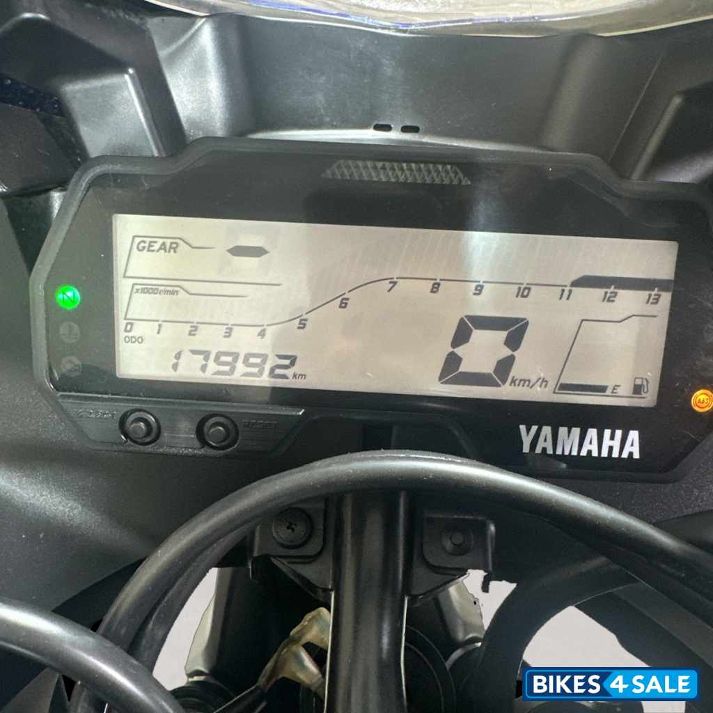 Yamaha YZF R15 V3