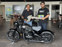Jawa 42 Bobber Black Mirror 2023 Model