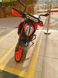 Orange KTM Duke 390